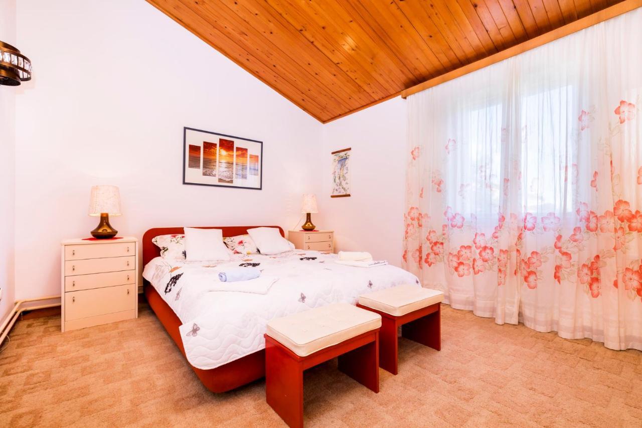 Holiday Home Villa Esperanca Велі-Лошинь Екстер'єр фото